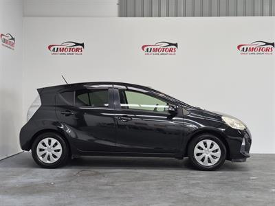 2012 Toyota Aqua - Thumbnail