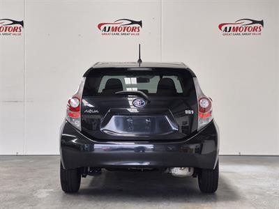 2012 Toyota Aqua - Thumbnail