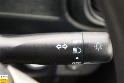 2013 Toyota Aqua - Thumbnail