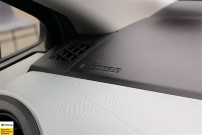 2013 Toyota Aqua - Thumbnail