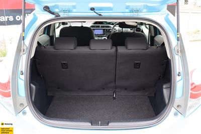 2013 Toyota Aqua - Thumbnail