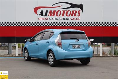 2013 Toyota Aqua - Thumbnail