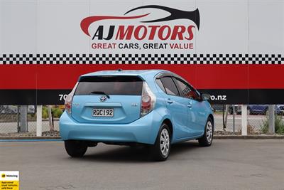 2013 Toyota Aqua - Thumbnail