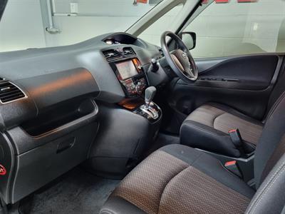 2014 Nissan Serena - Thumbnail