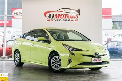 2016 Toyota Prius - Thumbnail