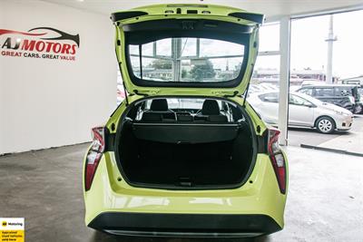 2016 Toyota Prius - Thumbnail