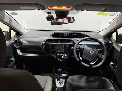 2018 Toyota Aqua - Thumbnail