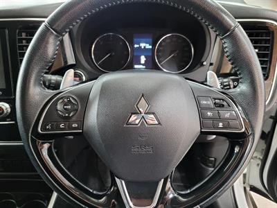 2021 Mitsubishi Outlander - Thumbnail