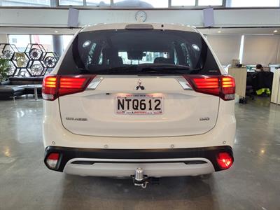 2021 Mitsubishi Outlander - Thumbnail