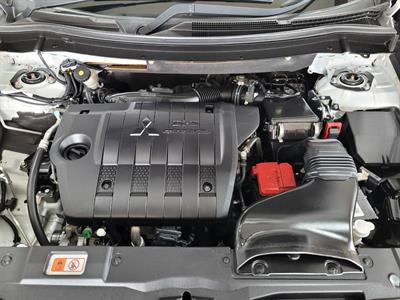 2021 Mitsubishi Outlander - Thumbnail