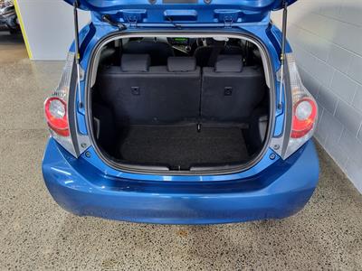 2014 Toyota Aqua - Thumbnail