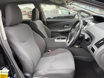 2013 Toyota Prius - Thumbnail