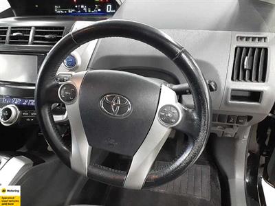 2013 Toyota Prius - Thumbnail