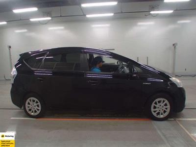 2013 Toyota Prius - Thumbnail