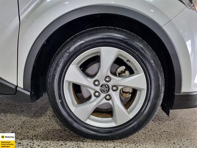 2017 Toyota C-HR - Thumbnail