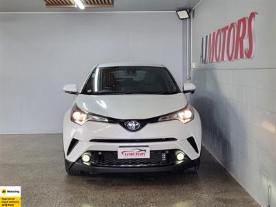 2017 Toyota C-HR - Thumbnail