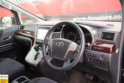 2013 Toyota Vellfire - Thumbnail
