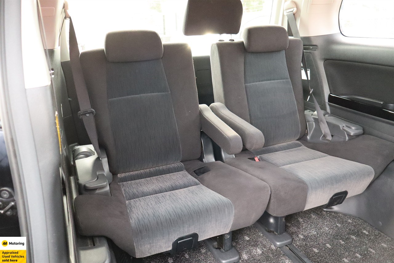 2013 Toyota Vellfire