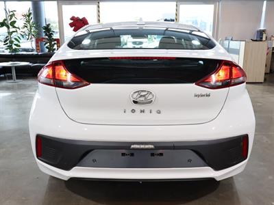2022 Hyundai IONIQ - Thumbnail
