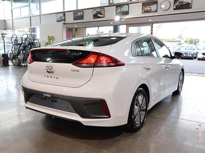2022 Hyundai IONIQ - Thumbnail