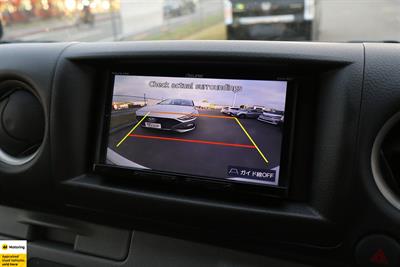 2019 Nissan NV350 - Thumbnail