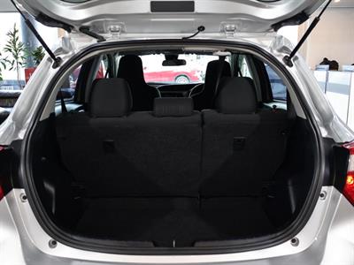 2019 Toyota Vitz - Thumbnail