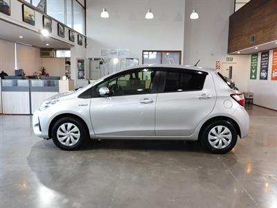 2019 Toyota Vitz - Thumbnail