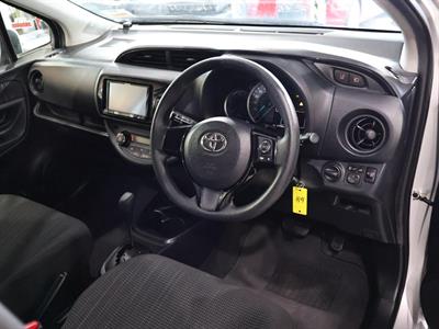 2019 Toyota Vitz - Thumbnail