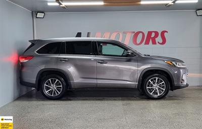 2018 Toyota Highlander - Thumbnail