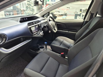 2017 Toyota Aqua - Thumbnail