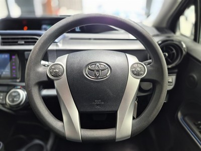 2017 Toyota Aqua - Thumbnail