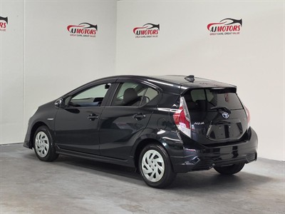 2017 Toyota Aqua - Thumbnail