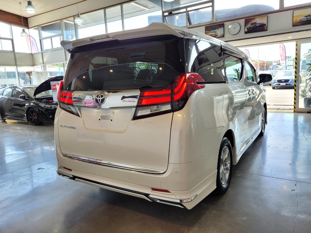 2016 Toyota Alphard