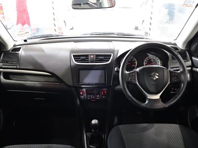 2015 Suzuki Swift - Thumbnail