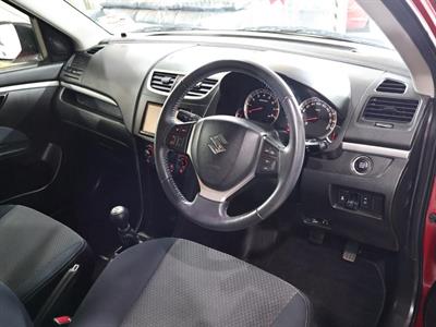 2015 Suzuki Swift - Thumbnail
