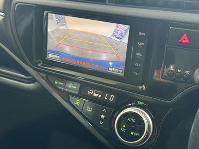 2015 Toyota Aqua - Thumbnail