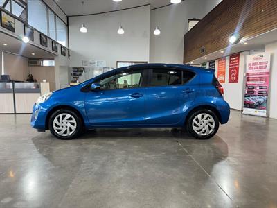 2015 Toyota Aqua - Thumbnail