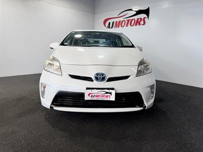 2014 Toyota Prius - Thumbnail