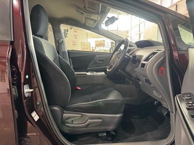 2013 Toyota Prius - Thumbnail