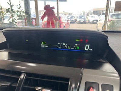 2013 Toyota Prius - Thumbnail