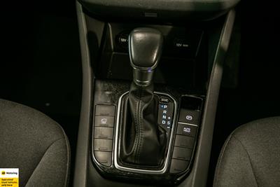 2022 Hyundai IONIQ - Thumbnail