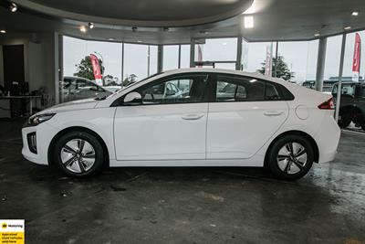 2022 Hyundai IONIQ - Thumbnail