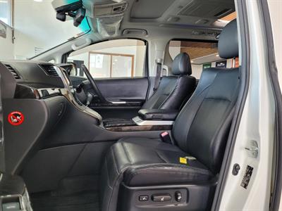 2012 Toyota Vellfire - Thumbnail