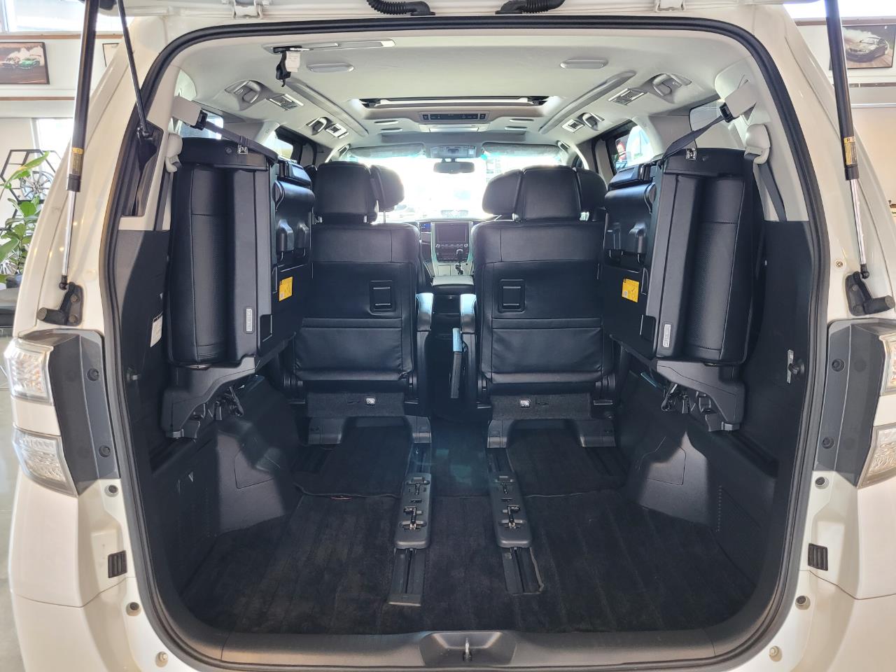 2012 Toyota Vellfire