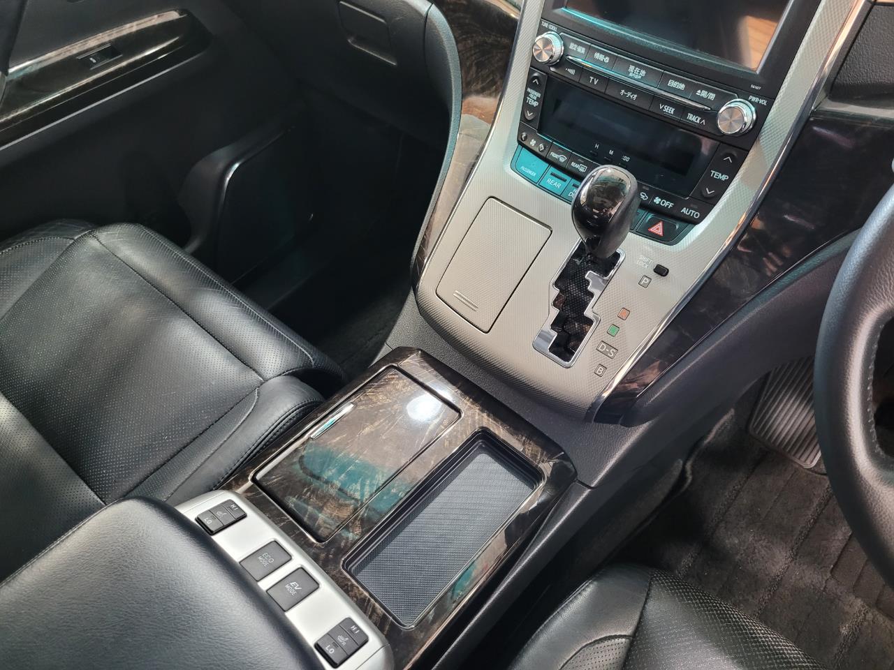 2012 Toyota Vellfire