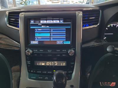 2012 Toyota Vellfire - Thumbnail