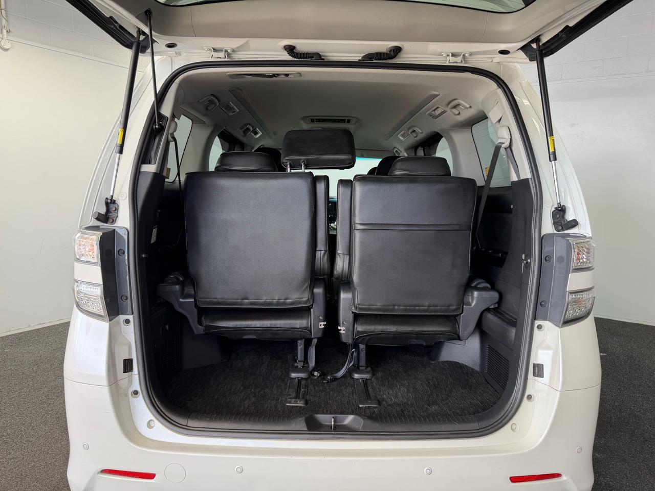 2014 Toyota Vellfire