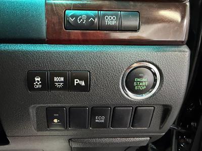 2012 Toyota Vellfire - Thumbnail