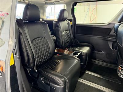 2012 Toyota Vellfire - Thumbnail