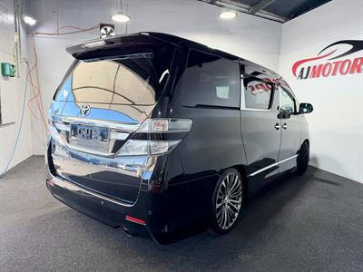 2012 Toyota Vellfire - Thumbnail